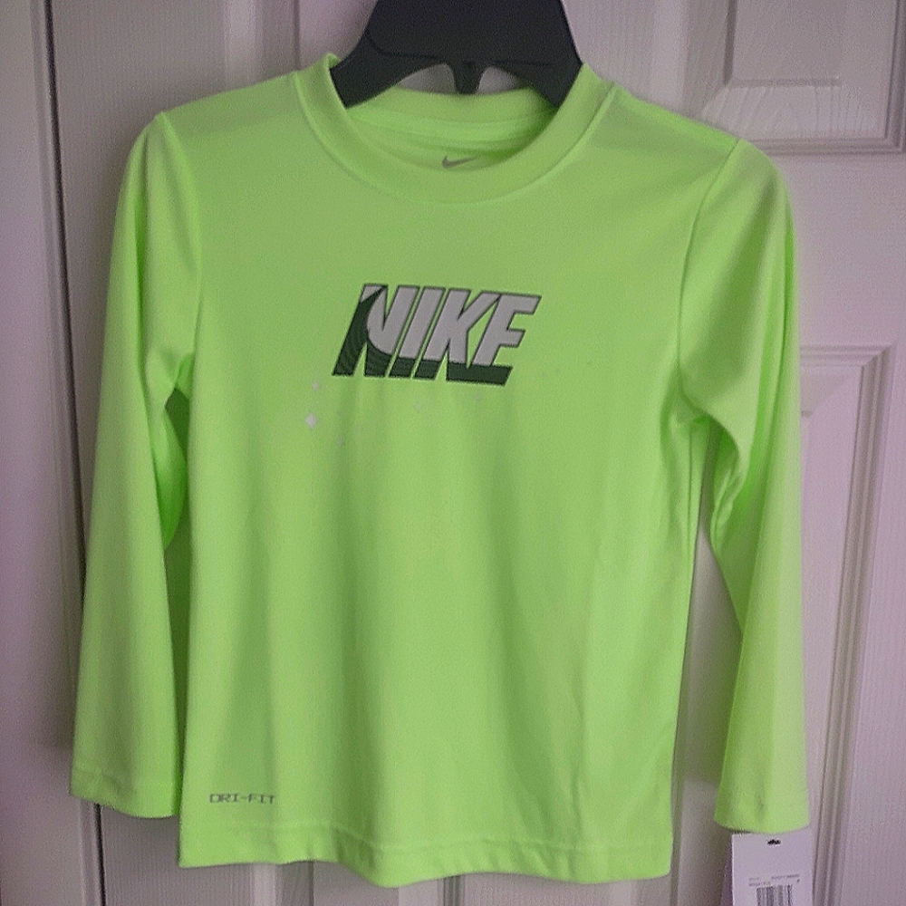 Boys logo sleeve T-shirt. Lime